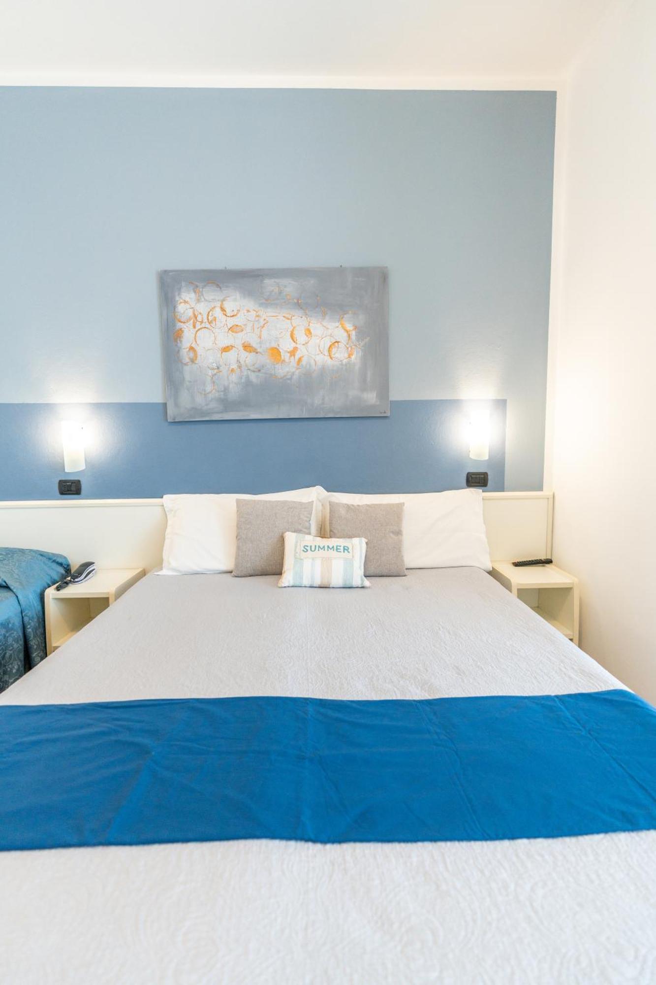 Comfort Triple Room
